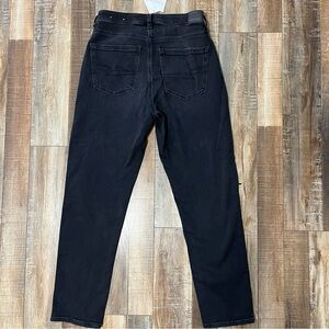 NWOT American Eagle mom jeans size 4